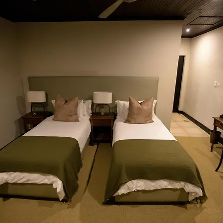 Swartberg Private Game Lodge Oudtshoorn Exterior foto