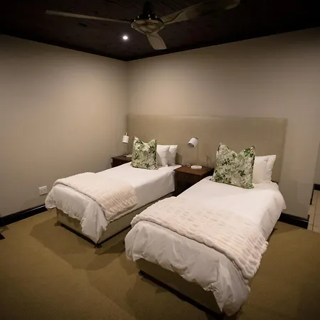 Swartberg Private Game Lodge Oudtshoorn Exterior foto