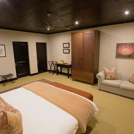 Swartberg Private Game Lodge Oudtshoorn Exterior foto