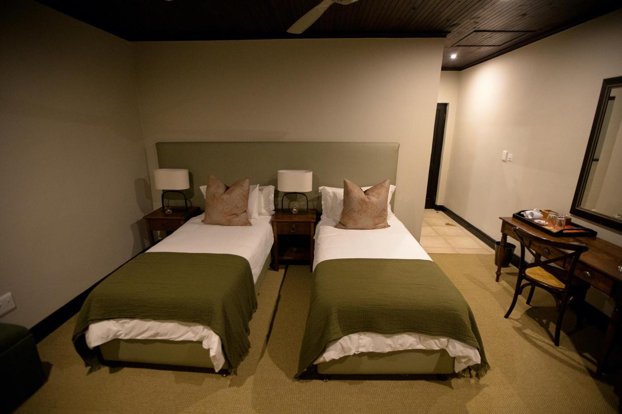 Swartberg Private Game Lodge *